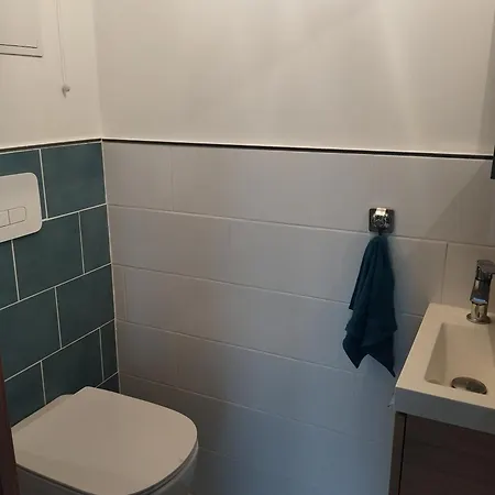 T2 Vue Pyrénées Au Sud De *